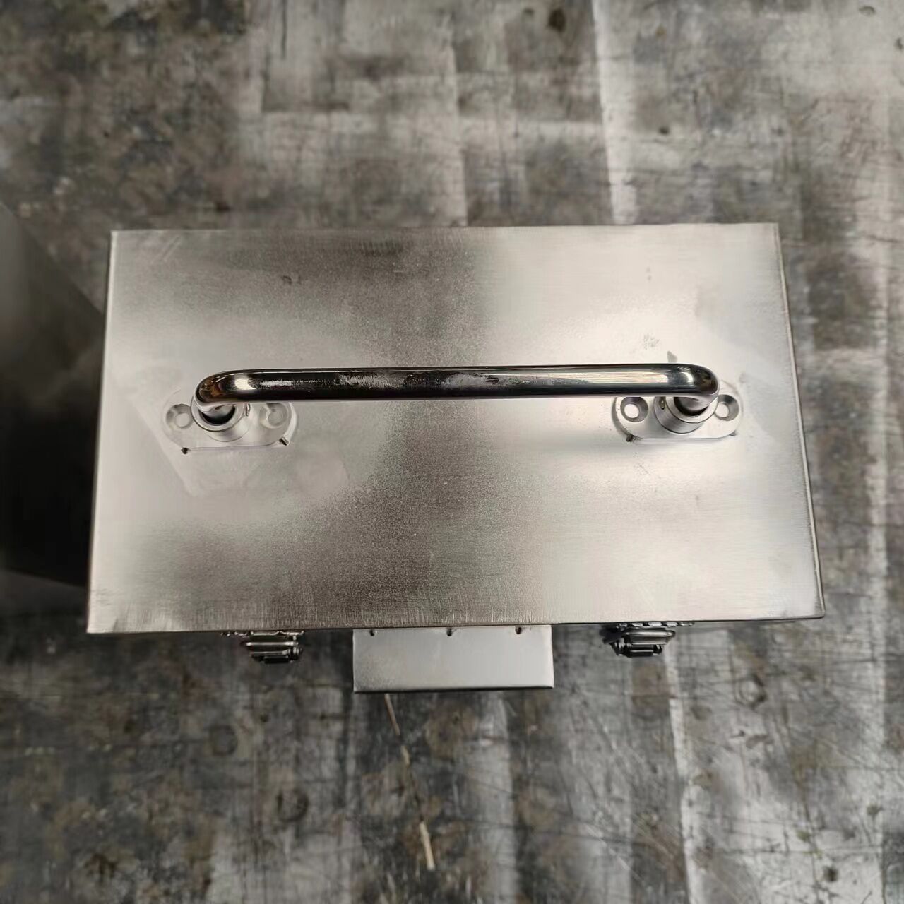 廊坊铅箱:辐射安全的坚固堡垒