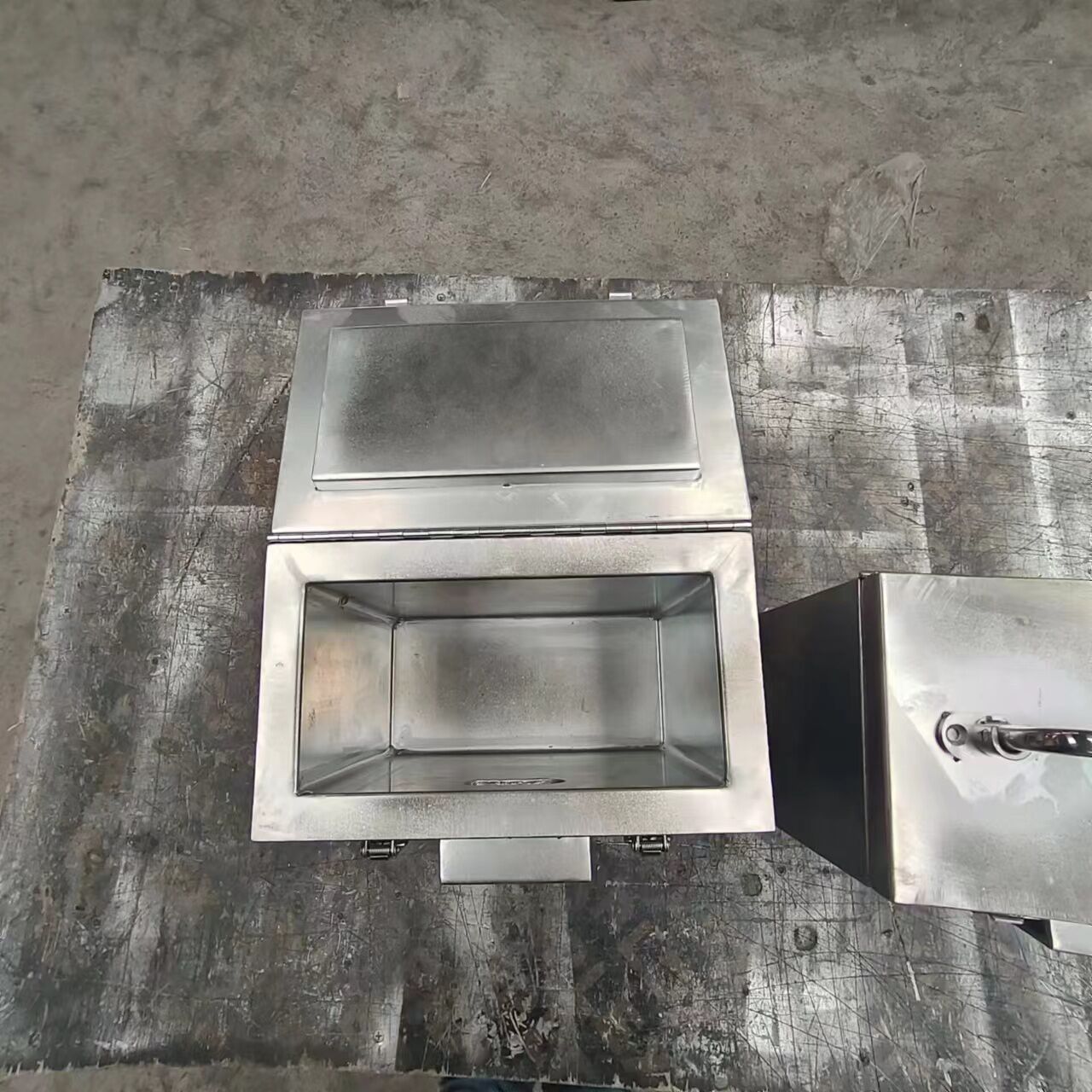 廊坊深入剖析铅箱:防护与存储的可靠伙伴